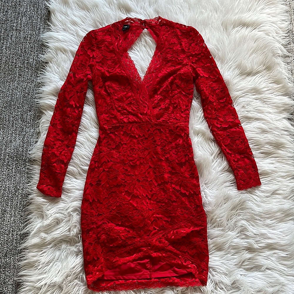 Bebe lace dress